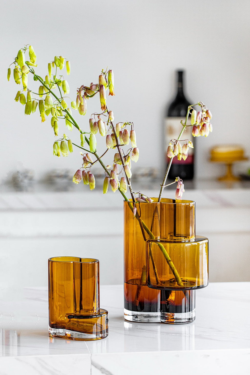 Vase en verre au design innovant – Style constructiviste